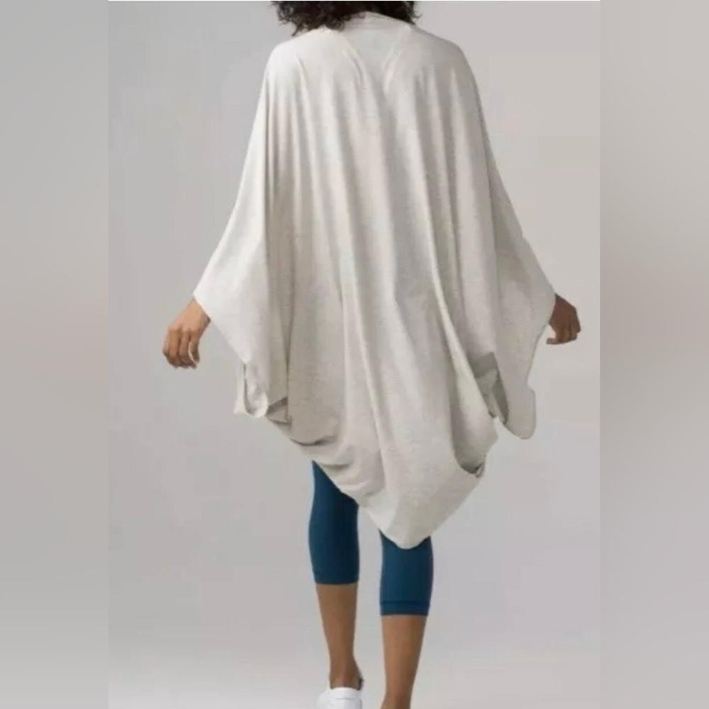 lululemon athletica Light Grey Draped Poncho
